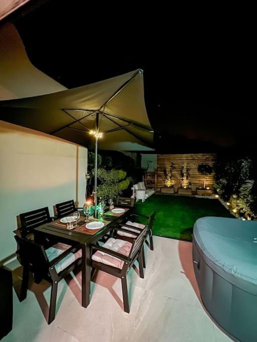 Relaxing Garden Los Cristianos Con Jacuzzi Y Barbacoa Arona  Exterior photo